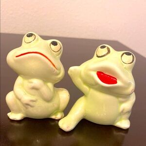 Vintage Anthropomorphic Ceramic Frog Salt and Pepper Shakers